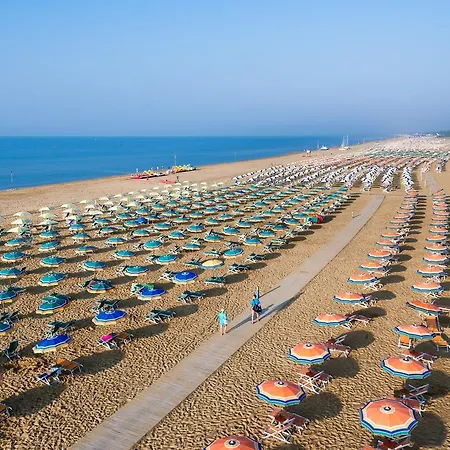 Andrea Doria Seafront דירה